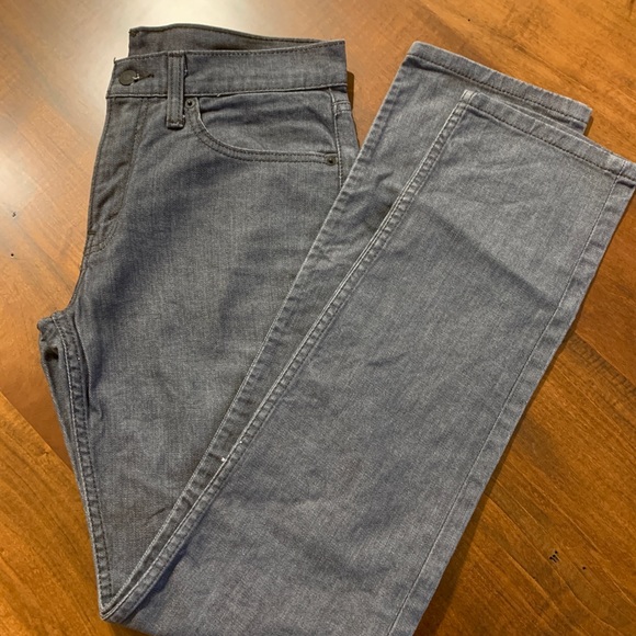 Levi 511 slim fit denim. Dark Grey with 1% Elastane stretch. Like New - Picture 5 of 6